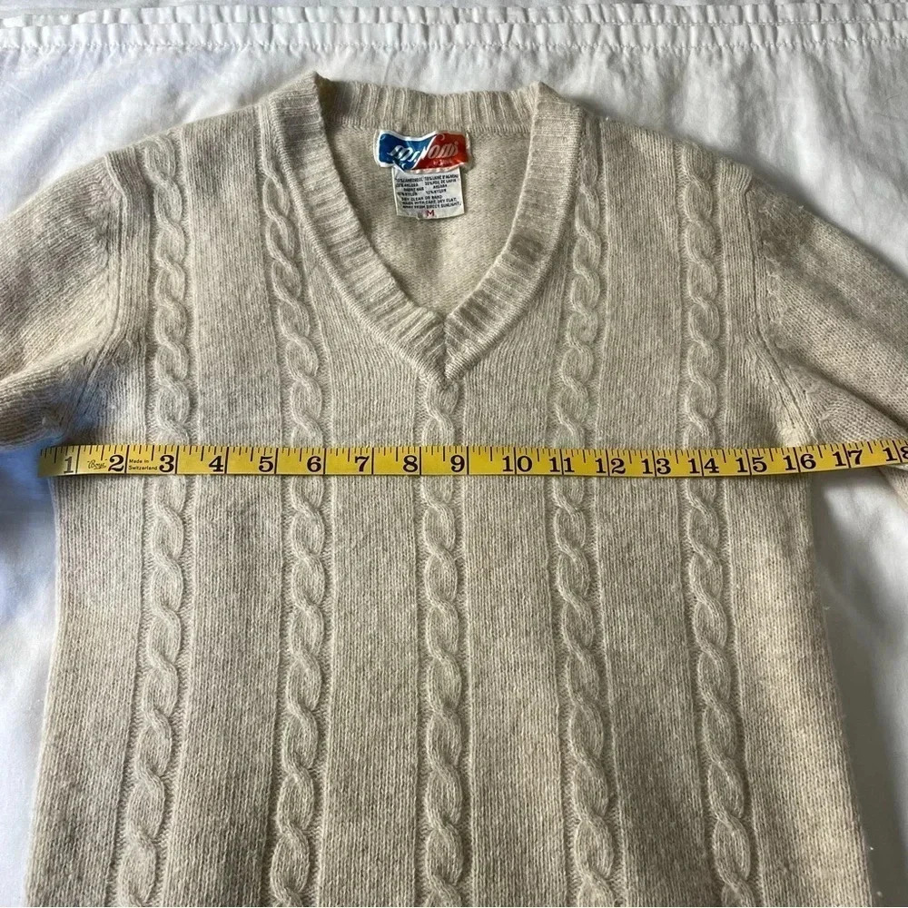Vintage Lambswool Blend Sweater M Oatmeal V Neck Academia Normcore 70’s 80’s - Picture 7 of 7
